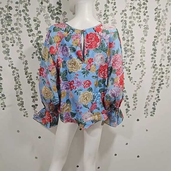 Divine Heritage Revolve S Floral Blouse 100% Silk in Sky - Picture 7 of 12